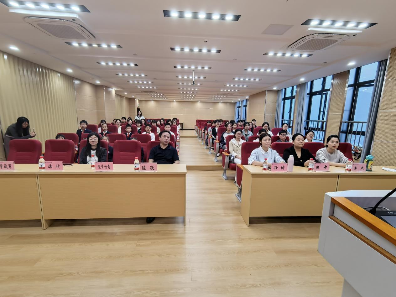 重庆人文科技学院成功举办“大中小幼同上一堂思政课”活动---共悟陶行知“生活即教育”思想